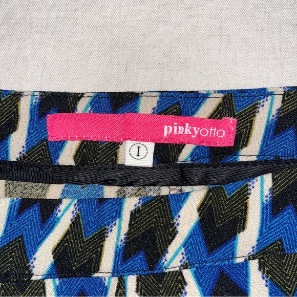 Pinkyotto Shorts with Geometric Pattern in Blue and Black - Picture 3 of 3